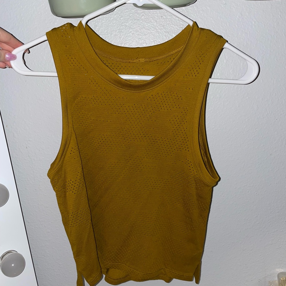 yellow lululemon tank! 💛